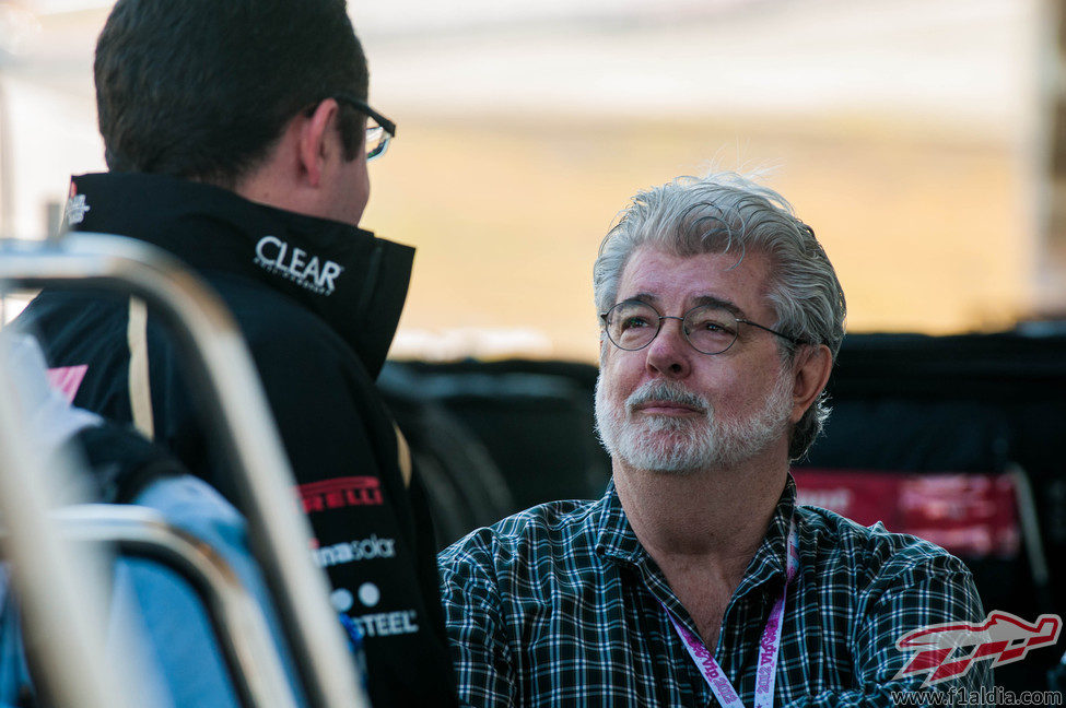 George Lucas habla con Eric Boullier en el Circuito de las Américas