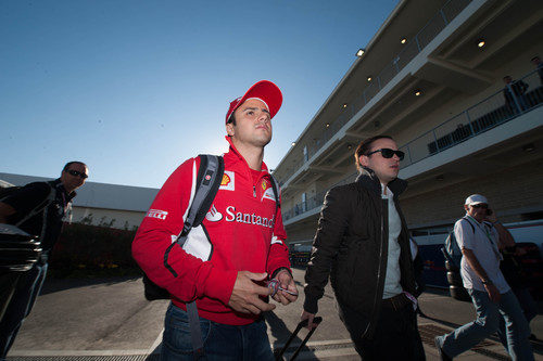 Felipe Massa llega al circuito el día de la carrera