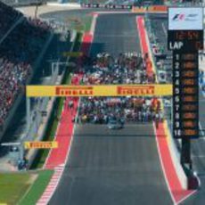 Los coches se preparan en la parrilla del GP de Estados Unidos 2012