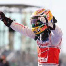 Hamilton celebra su triunfo en Austin