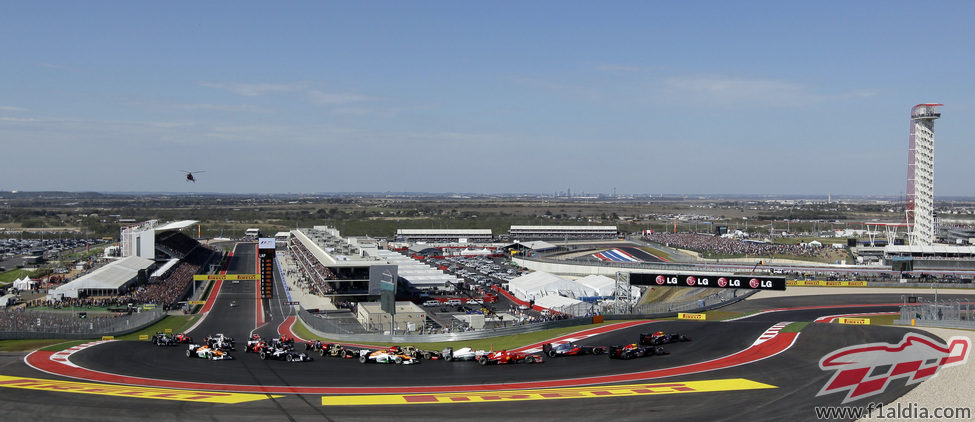 Panorámica de la primera curva del GP de Estados Unidos 2012