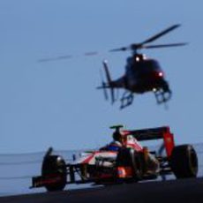 Narain Karthikeyan y el helicóptero del circuito de Austin