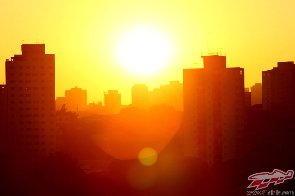 Cae la noche en Sao Paulo