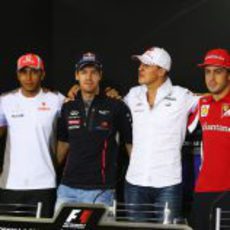 Massa, Hamilton, Vettel, Schumacher, Alonso y Senna en la rueda de prensa de la FIA el jueves en Interlagos