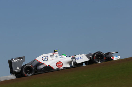 Sergio Pérez rueda en el desnivelado circuito de Austin