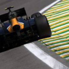 Trasera de uno de los Caterham en Interlagos 2012