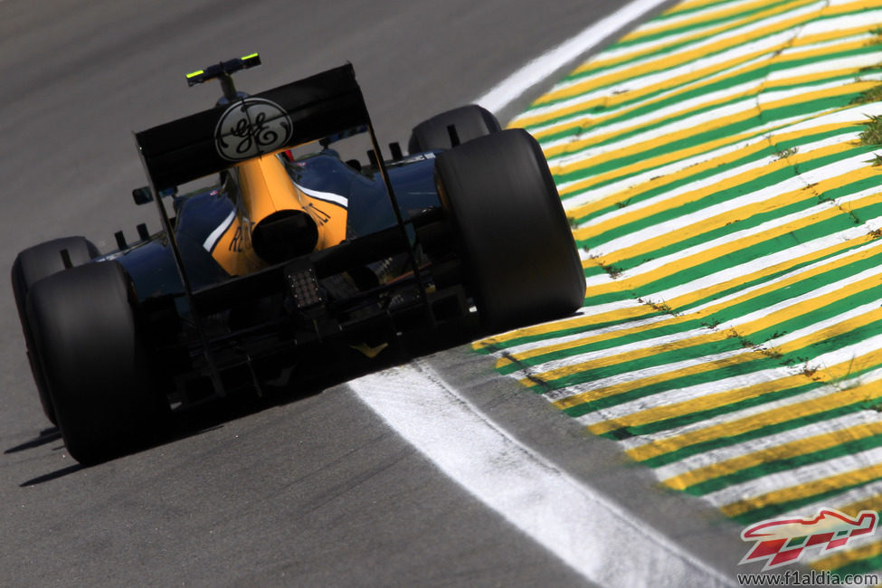 Trasera de uno de los Caterham en Interlagos 2012