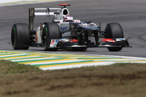 Kamui Kobayashi pilota su Sauber C31 en Brasil