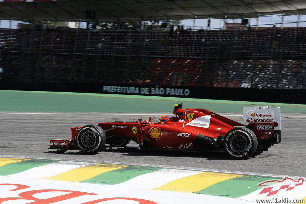 Felipe Massa mostró buen ritmo en los primeros libres del GP de Brasil 2012