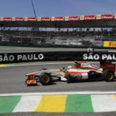 Narain Karthikeyan terminó último en los Libres 1 y 2 de Brasil