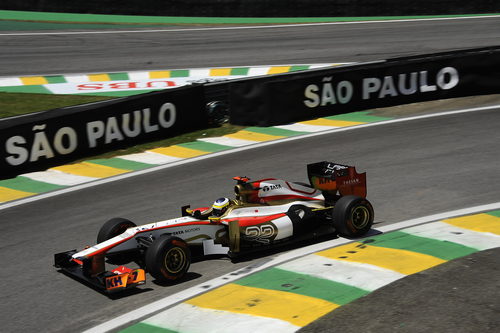 Pedro de la Rosa rueda en Interlagos con el F112