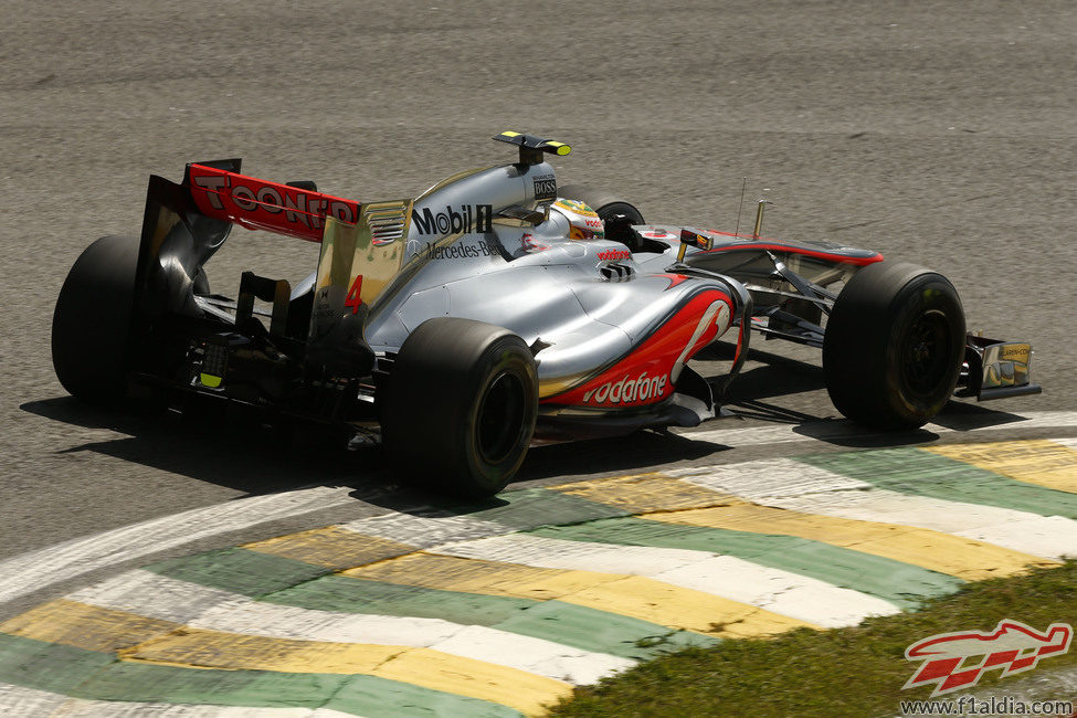 Lewis Hamilton fue el más rápido en toda la primera jornada en Brasil