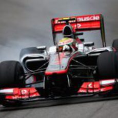 Lewis Hamilton se pasa de frenada en los libres 3 de Brasil 2012