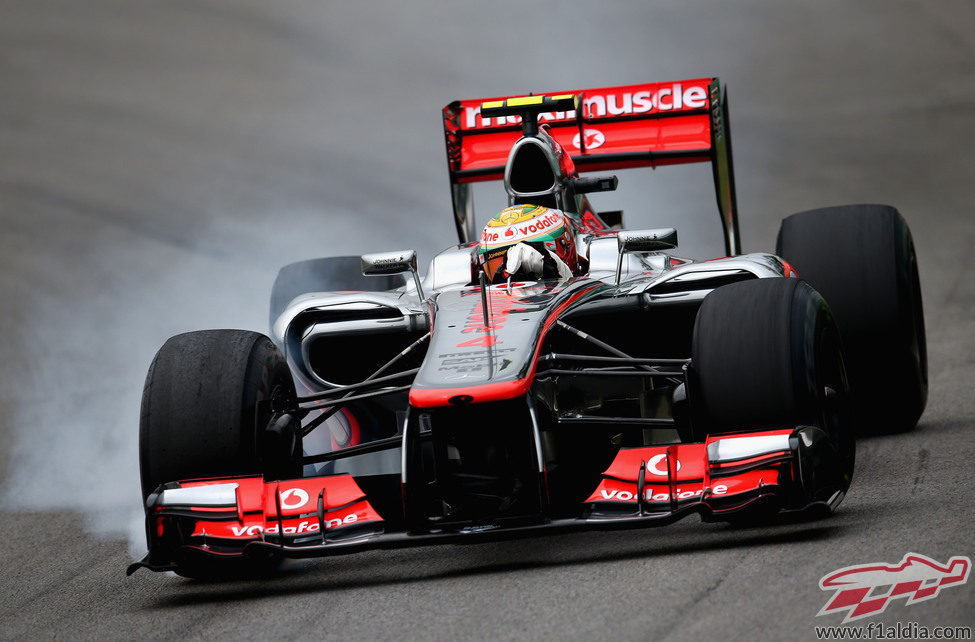 Lewis Hamilton se pasa de frenada en los libres 3 de Brasil 2012