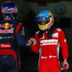 Webber y Alonso se saludan tras la clasificación de Interlagos