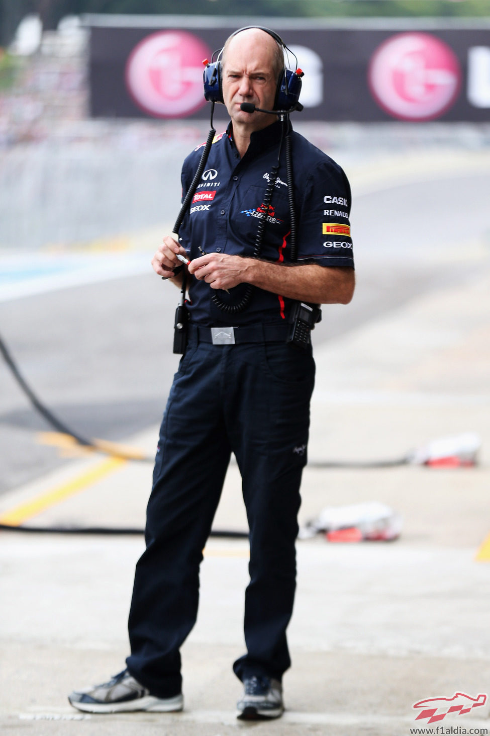 Adrian Newey en el pit lane del circuito de Interlagos