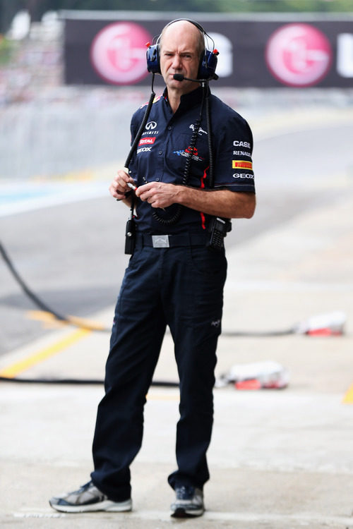 Adrian Newey en el pit lane del circuito de Interlagos