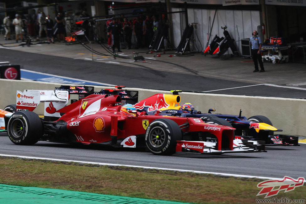 Alonso y Webber en paralelo en Interlagos