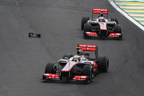 Los dos McLaren lideran la carrera de Brasil 2012