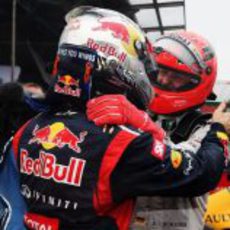 Schumacher felicita a Vettel por su tercer título