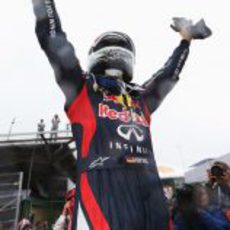 Sebastian Vettel sale campeón de Interlagos