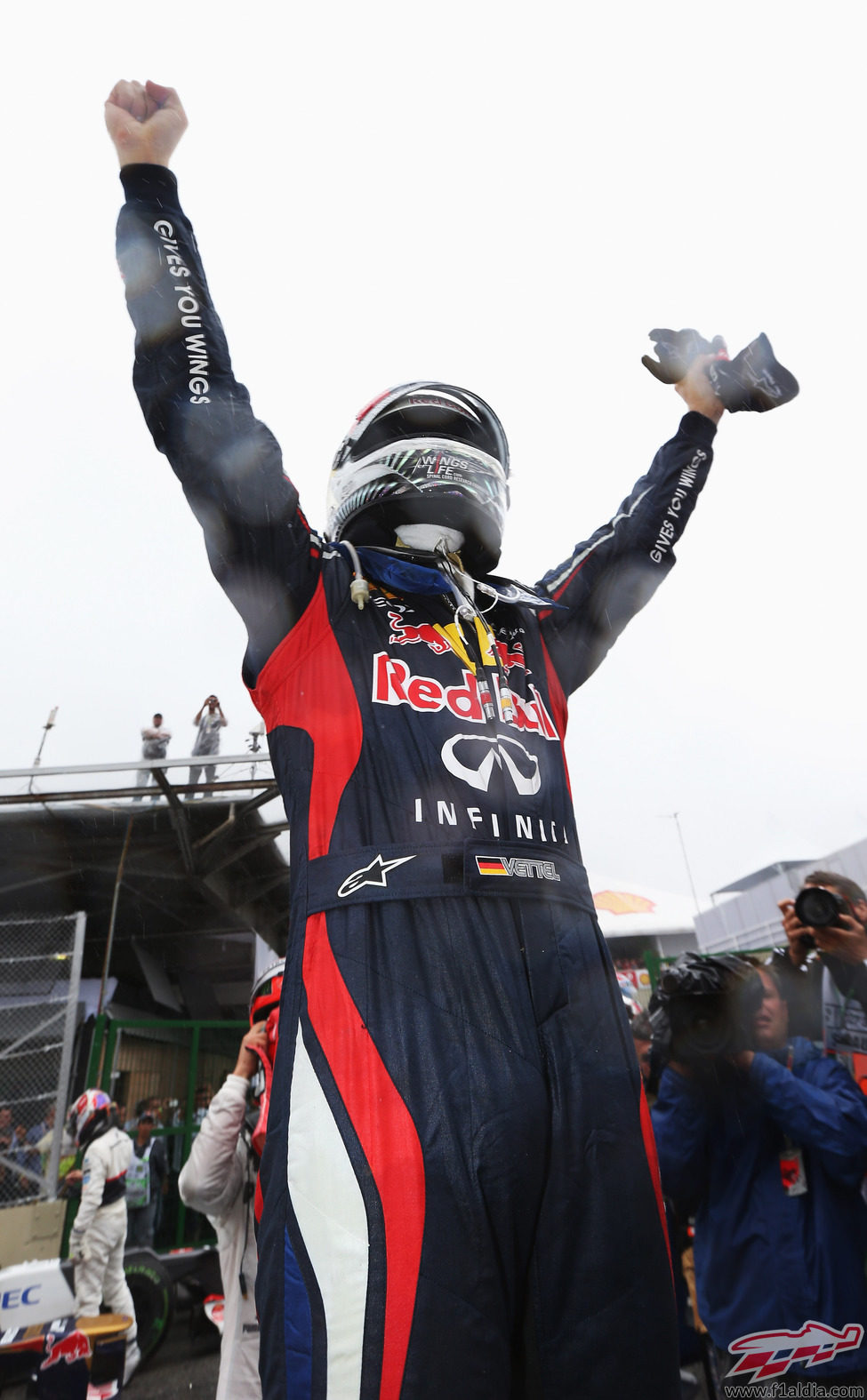 Sebastian Vettel sale campeón de Interlagos