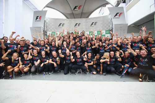 Red Bull celebra el tercer título de Sebastian Vettel en Brasil 2012