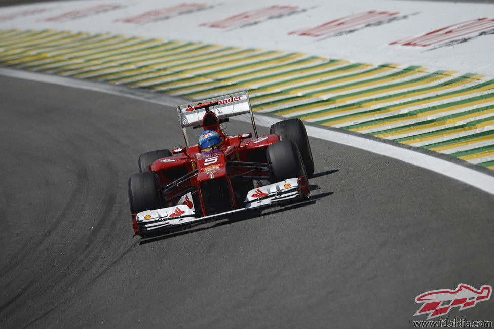 Fernando Alonso clasificó octavo en Brasil