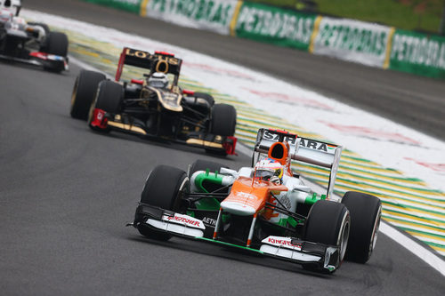 Nico Hülkenberg adelantó a los McLaren y lideró gran parte del GP de Brasil 2012