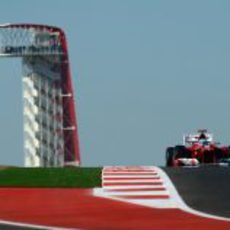 Fernando Alonso rueda en el Circuito de las Américas