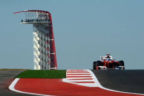 Fernando Alonso rueda en el Circuito de las Américas