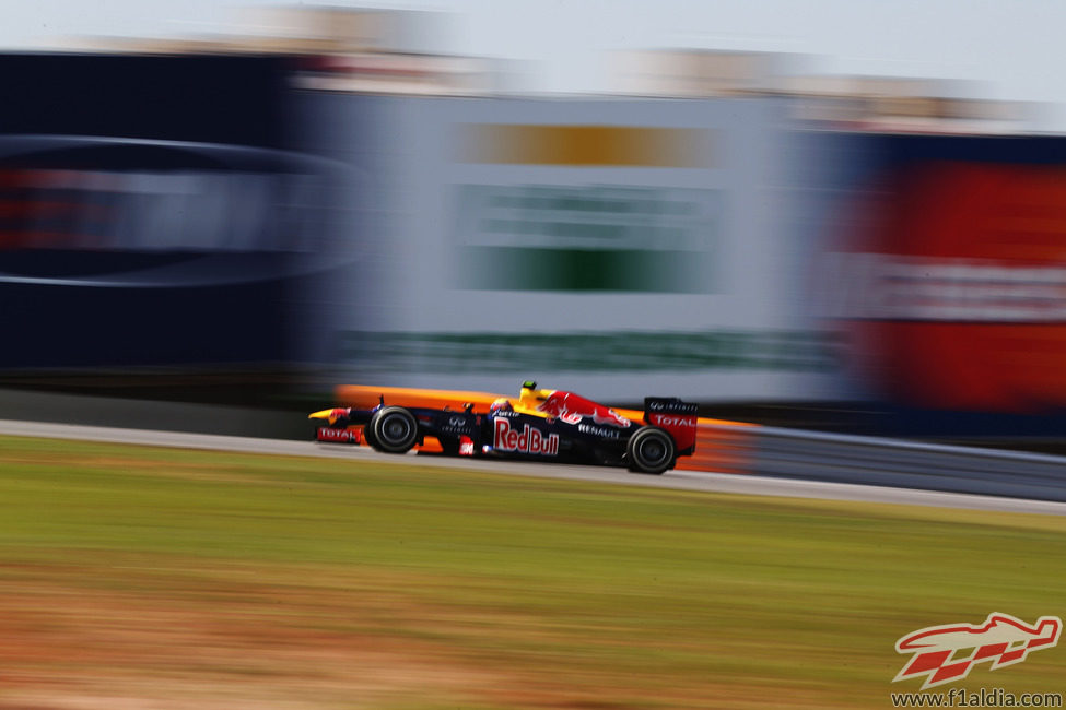 Mark Webber completa los últimos Libres 1 del año en Brasil