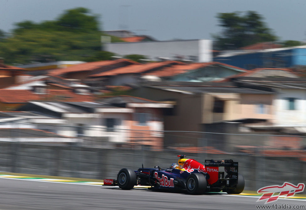 Sebastian Vettel comienza el fin de semana en Brasil