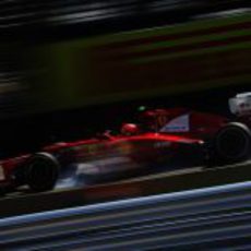 Felipe Massa con el Ferrari en los libres de Brasil