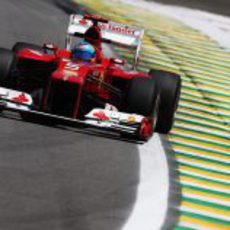 Fernando Alonso a los mandos del F2012 en el GP de Brasil 2012