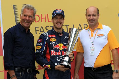 Vettel recibe el premio DHL de vueltas rápidas 2012