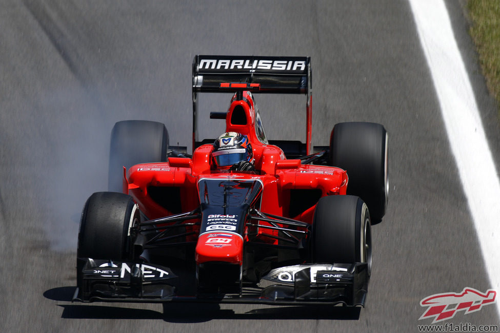 Timo Glock se pasa de frenada en el circuito de Interlagos