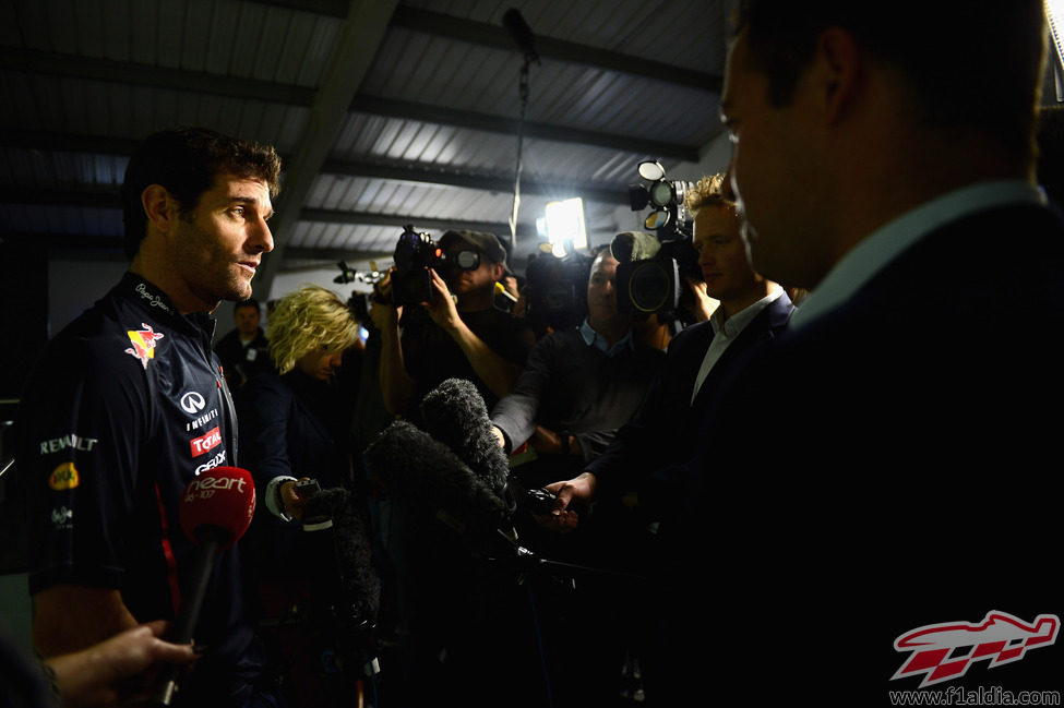 Webber atiende a los periodistas en Milton Keynes