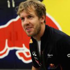 Sebastian Vettel en la sede de Red Bull tras el final de temporada 2012