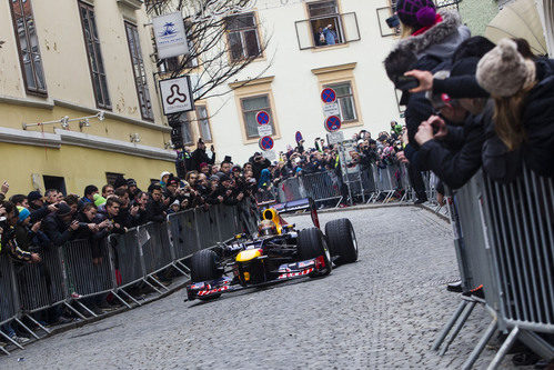 Mucha afición en Graz para ver a Vettel y su RB8