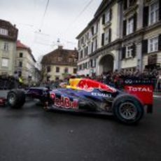 Vettel pilota el RB8 en las calles de Graz