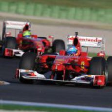 Fernando Alonso con el F60 en las Finales Mundiales de Ferrari 2012