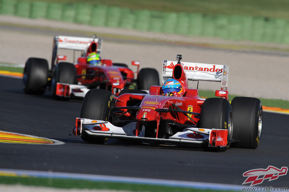Fernando Alonso con el F60 en las Finales Mundiales de Ferrari 2012