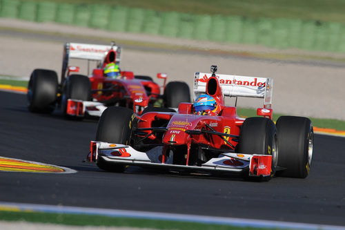 Fernando Alonso con el F60 en las Finales Mundiales de Ferrari 2012