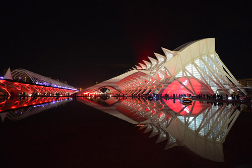 La Ciudad de las Artes y las Ciencias se volvió roja