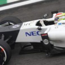 Sergio Pérez rueda en la Q2 de Brasil con el neumático medio