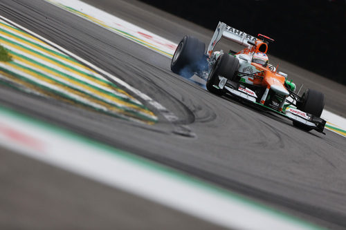Paul di Resta se pasa de frenada en el circuito de Interlagos