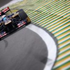 Jean-Eric Vergne coge una curva en Interlagos