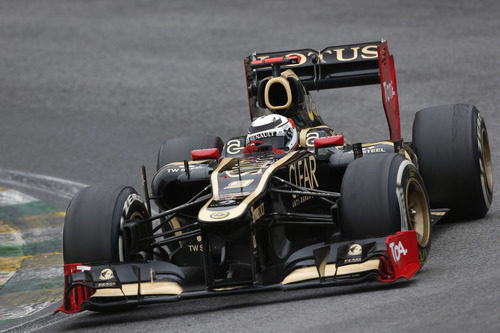 Kimi Räikkönen cruzó décimo la meta en Brasil