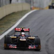 Jean-Eric Vergne completa una vuelta más en el GP de Brasil 2012